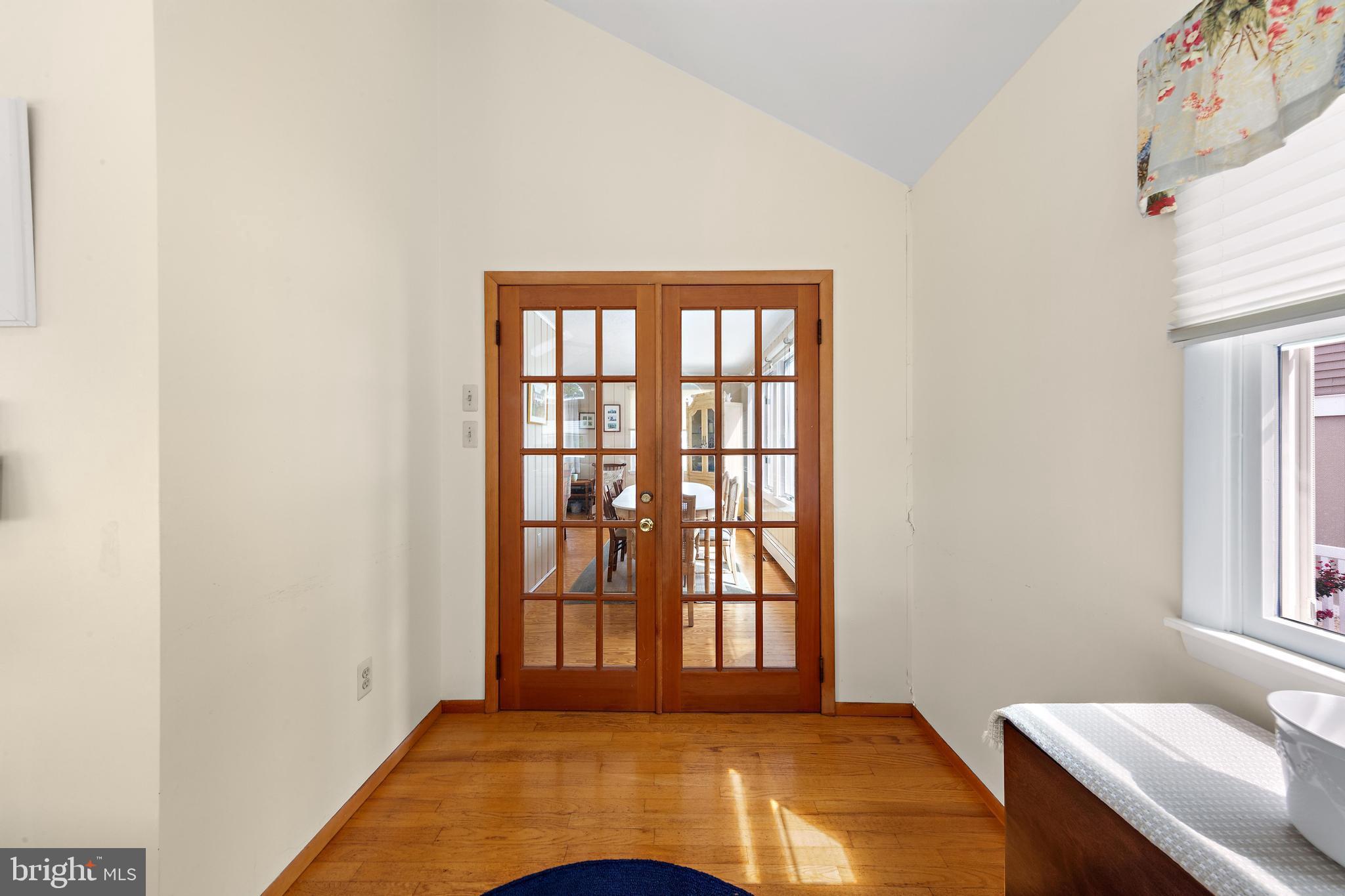 114 E OHIO