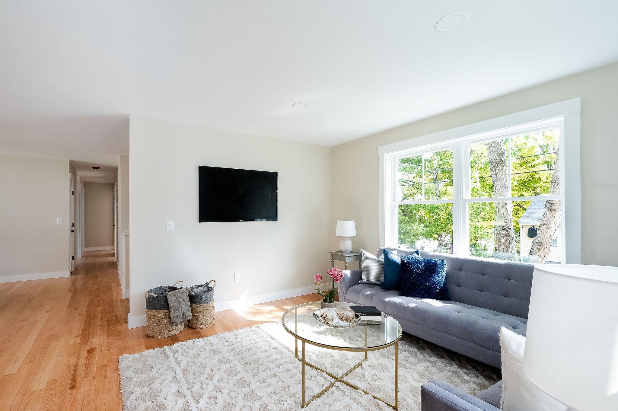 9 Lawn Avenue