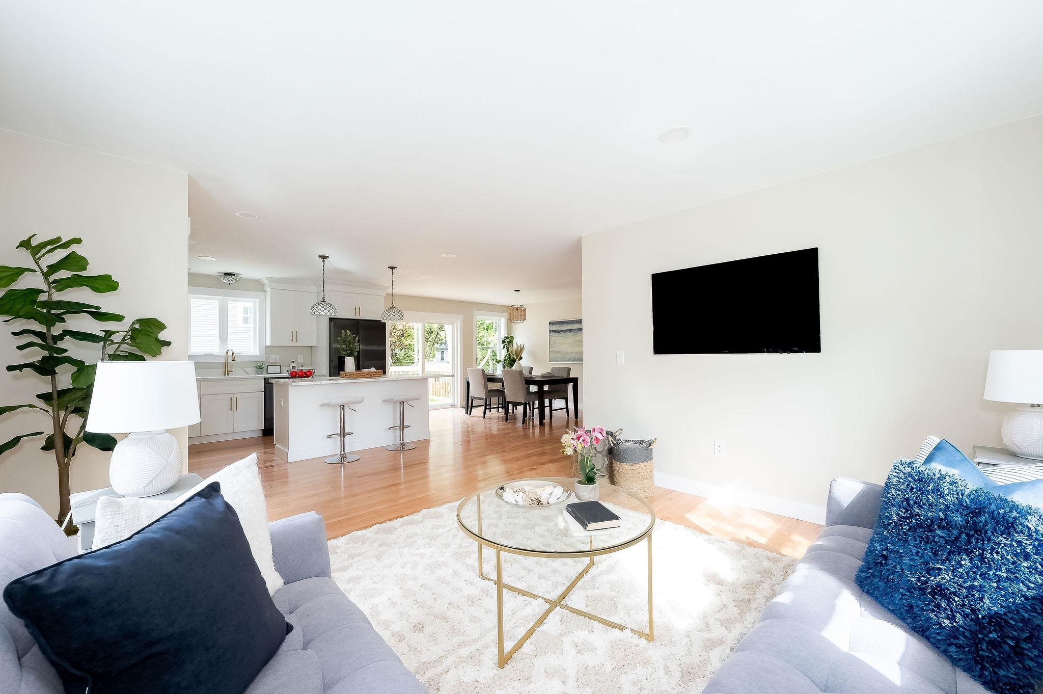 9 Lawn Avenue