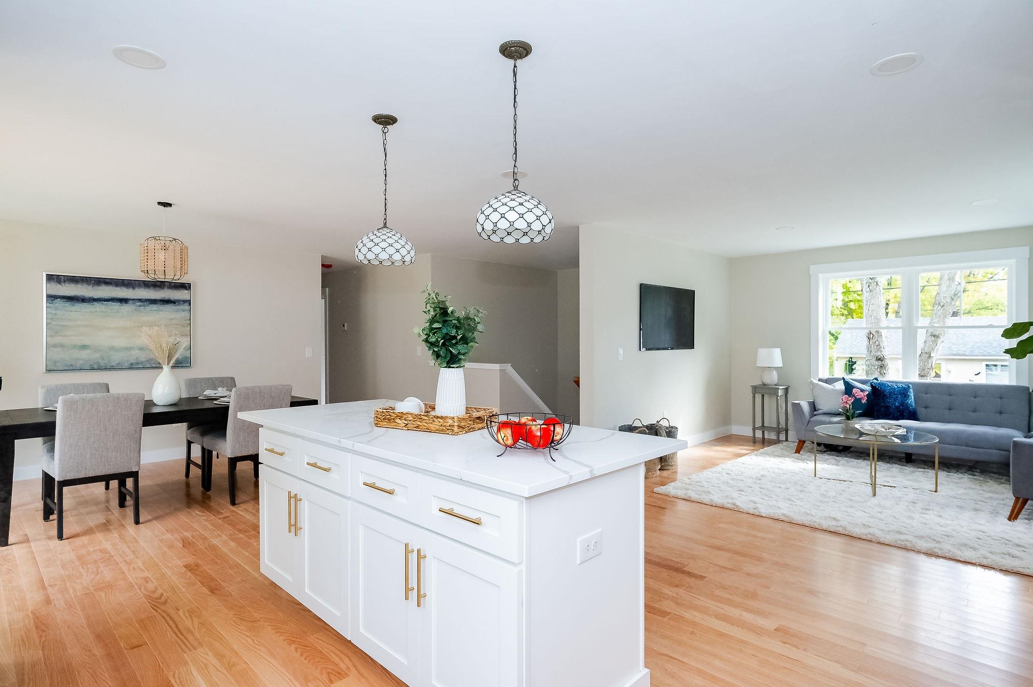 9 Lawn Avenue