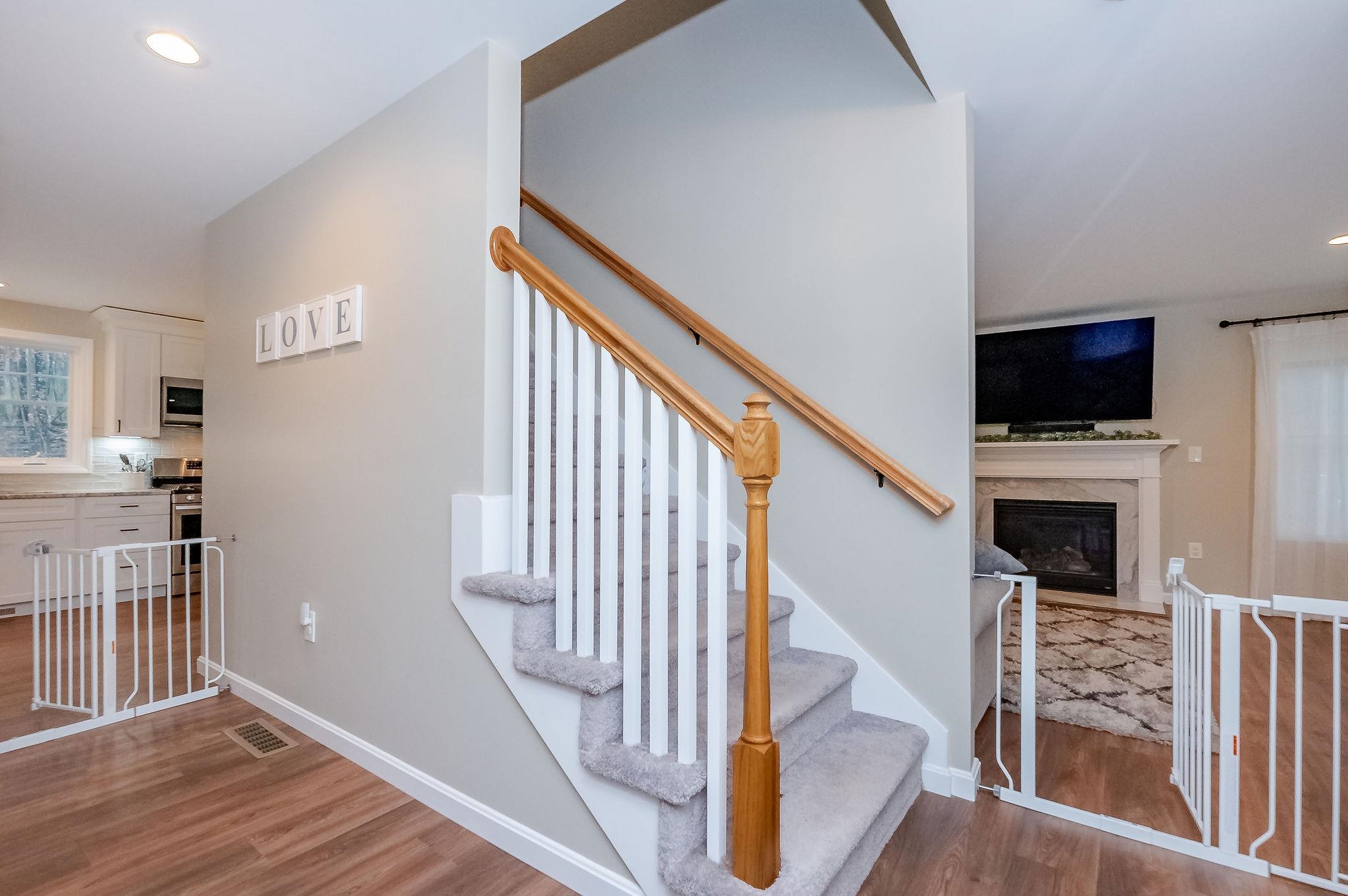 24 Peaslee Road