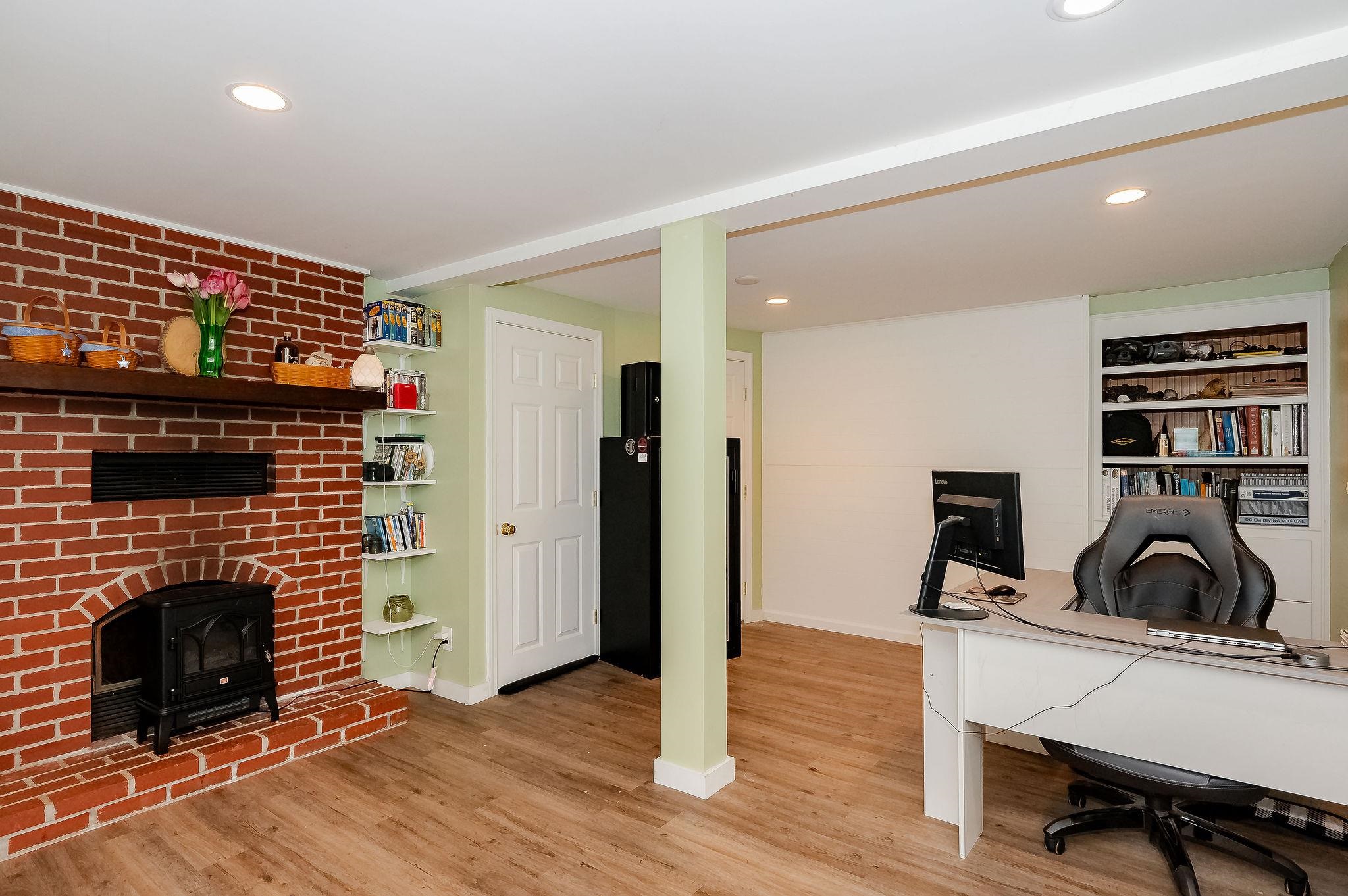 58 NorthEast Pond Road