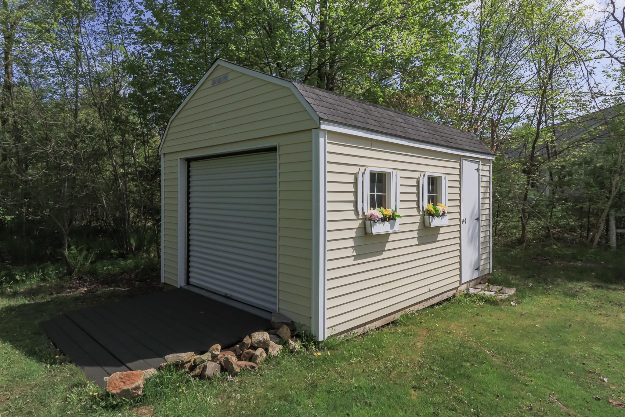 10 Fiddlehead Lane