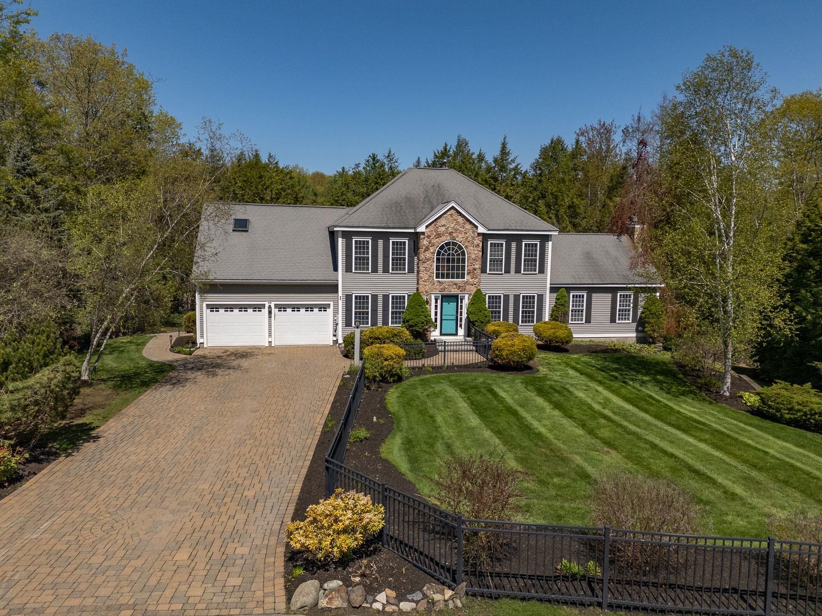 62 Quaker Lane