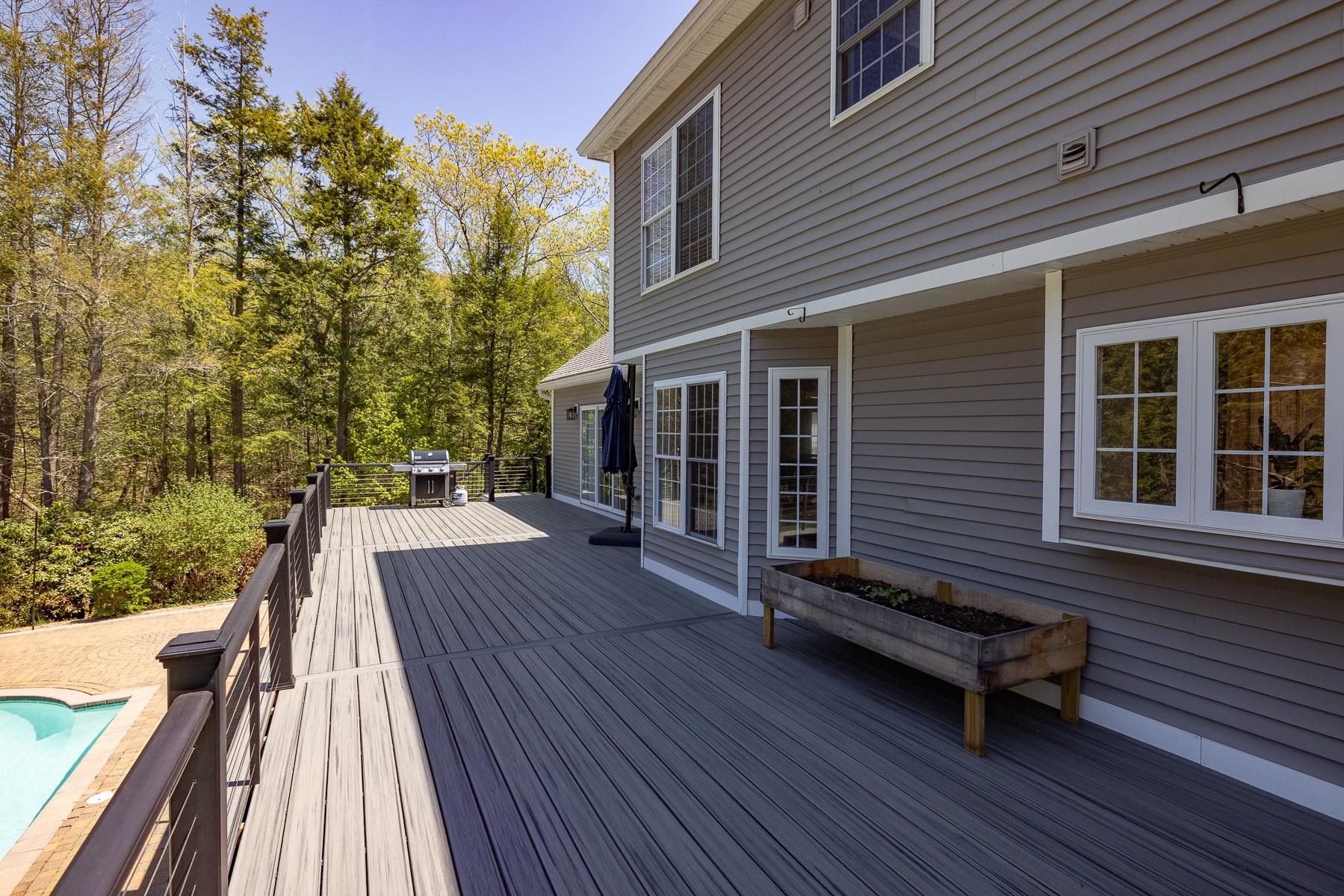 62 Quaker Lane