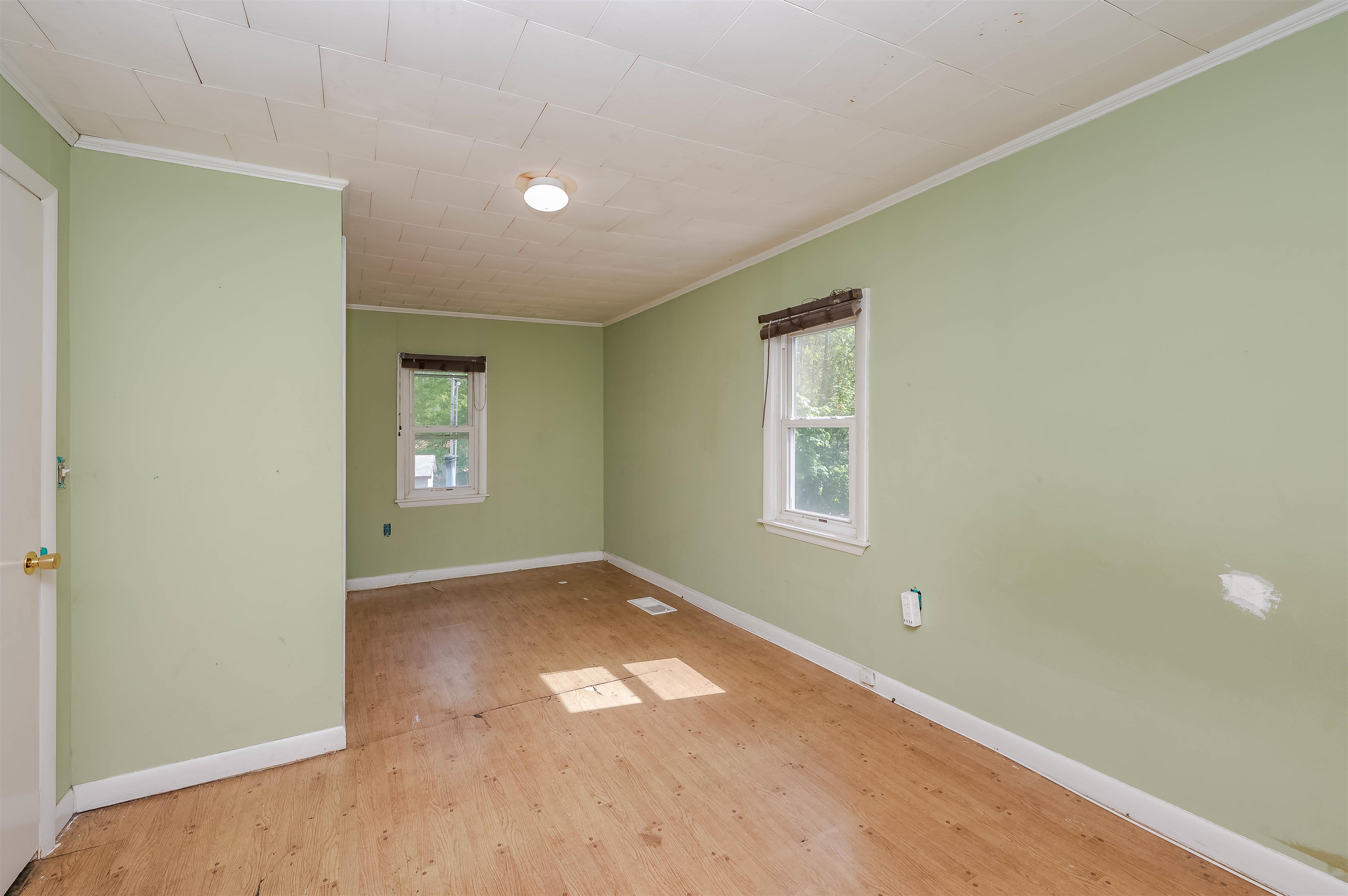 18 Pine Avenue