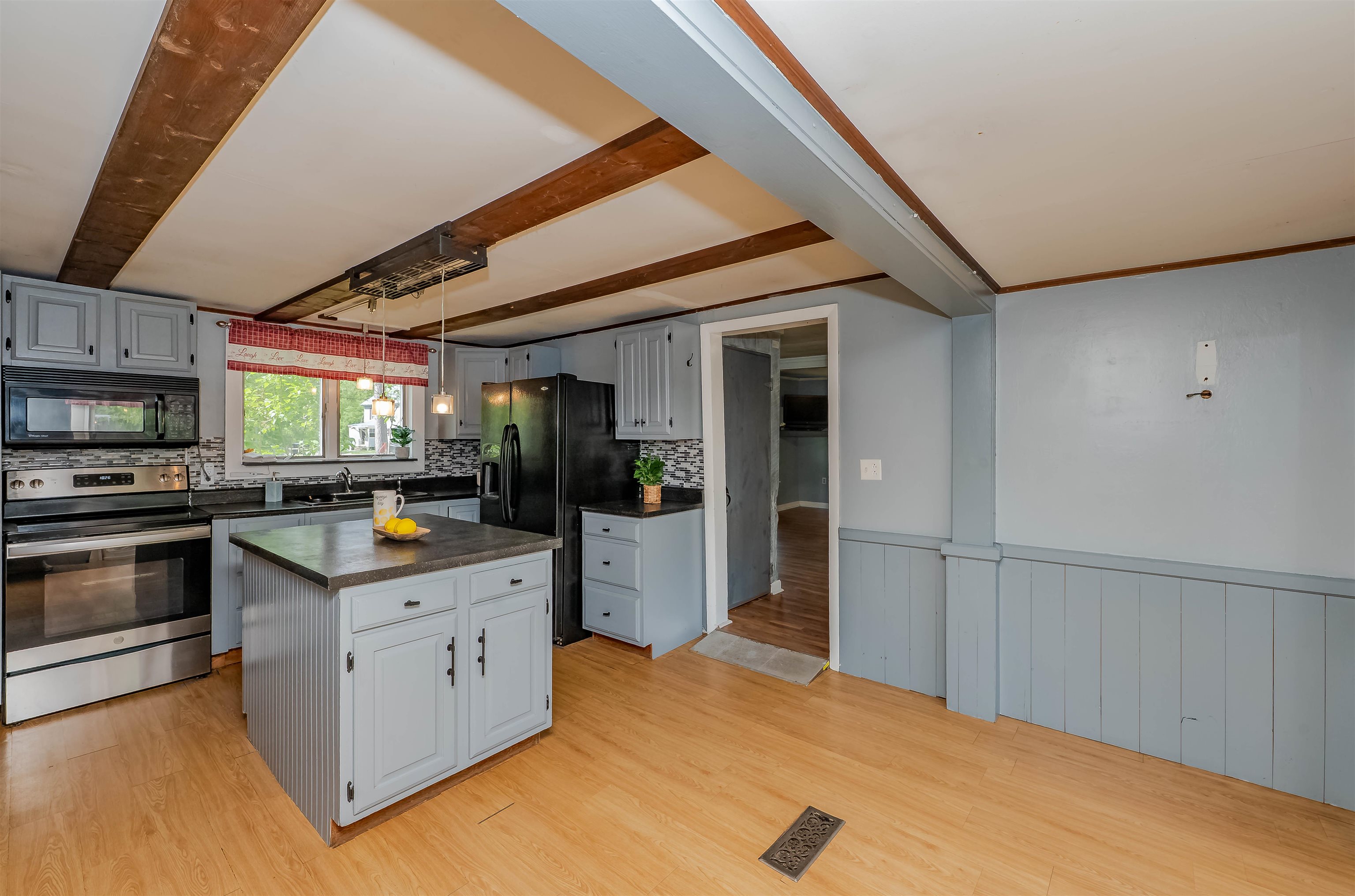 18 Pine Avenue