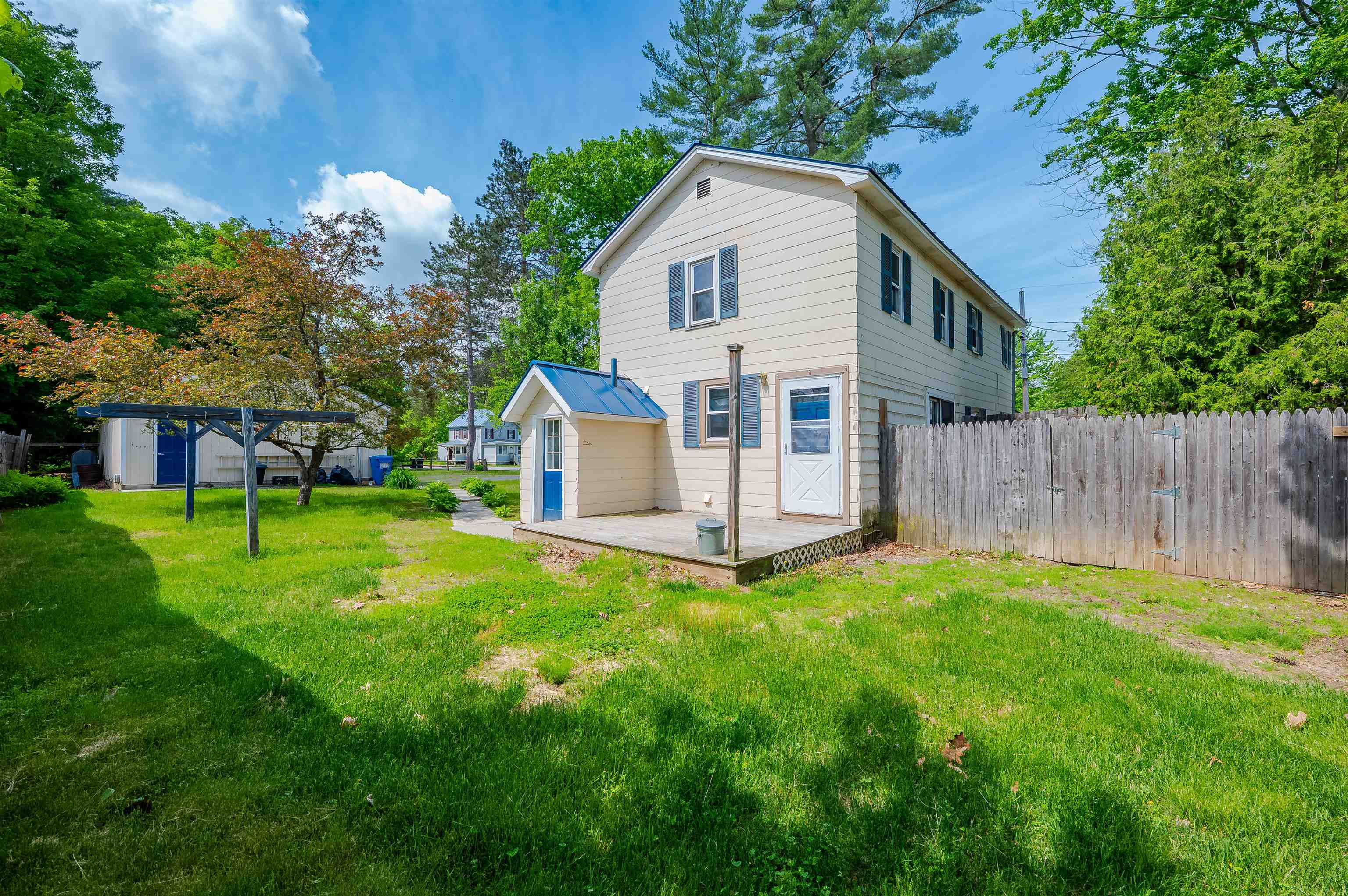18 Pine Avenue