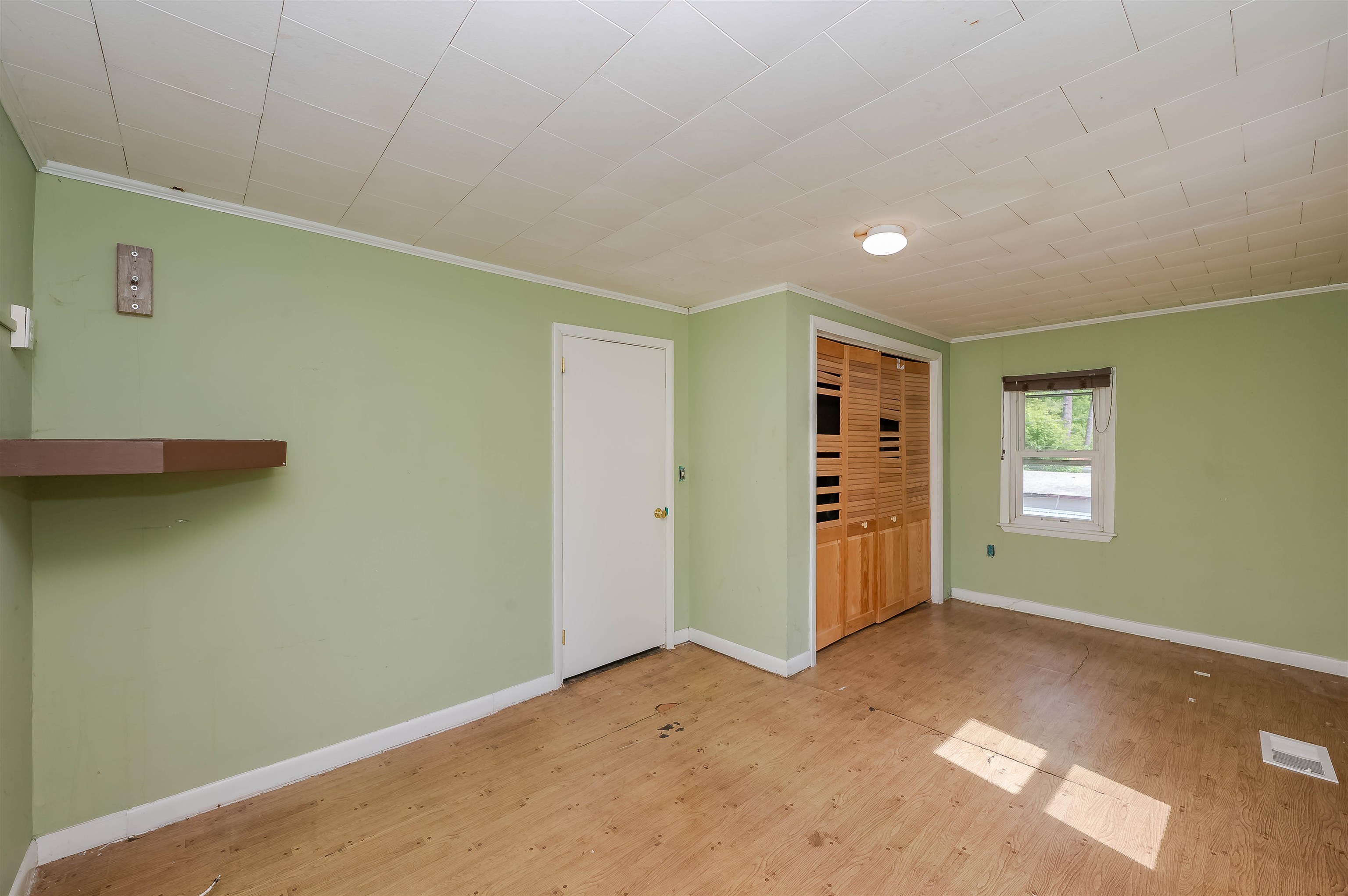 18 Pine Avenue