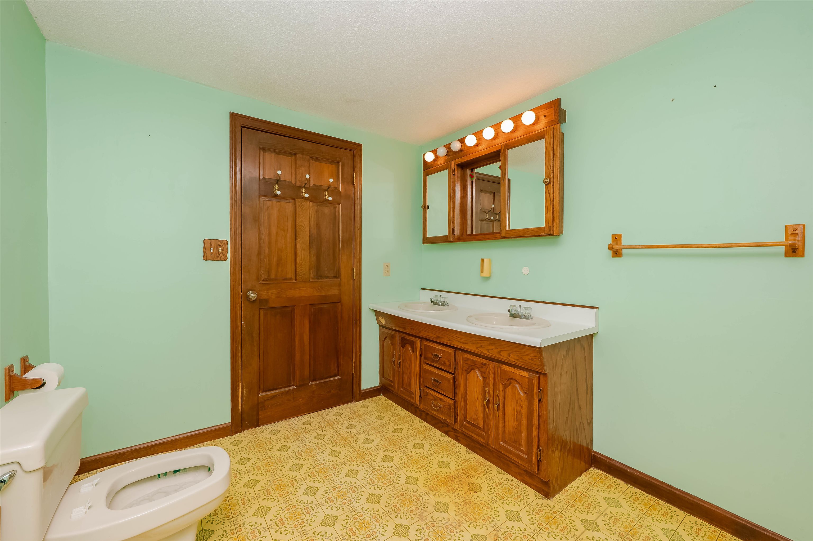 50 Ledge Farm Road