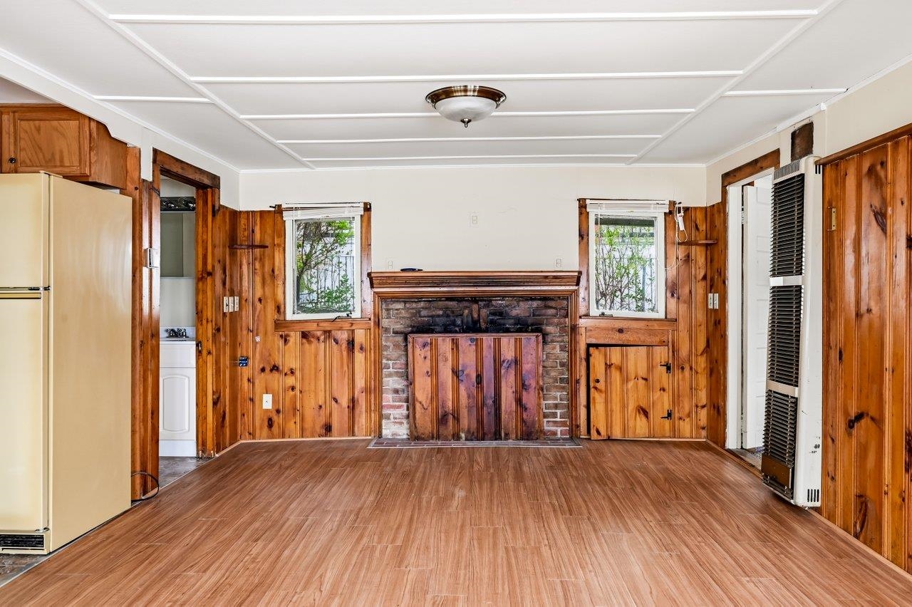48 Kingsbury Drive Unit: A & B