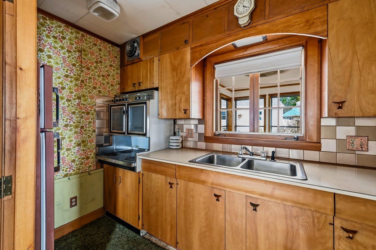 48 Kingsbury Drive Unit: A & B