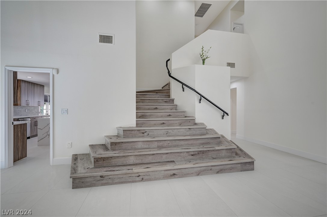 2025 Winter Wind Street