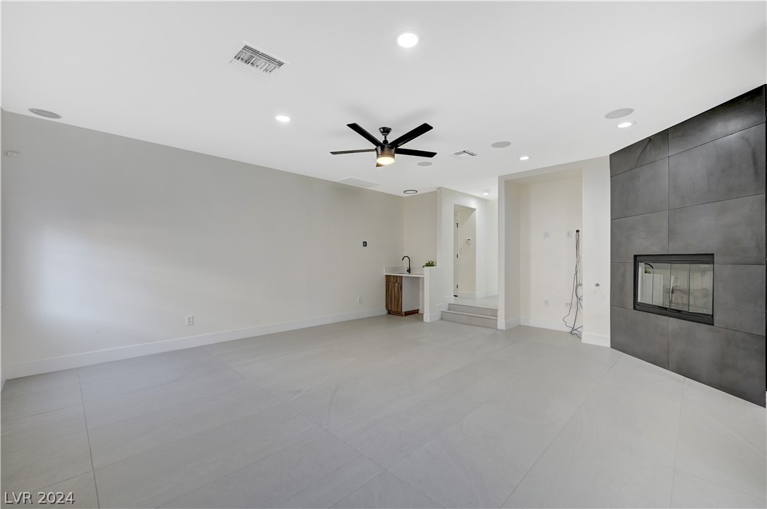 2025 Winter Wind Street