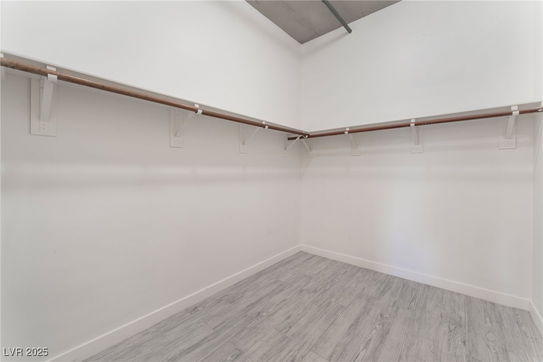 353 East Bonneville Avenue 423