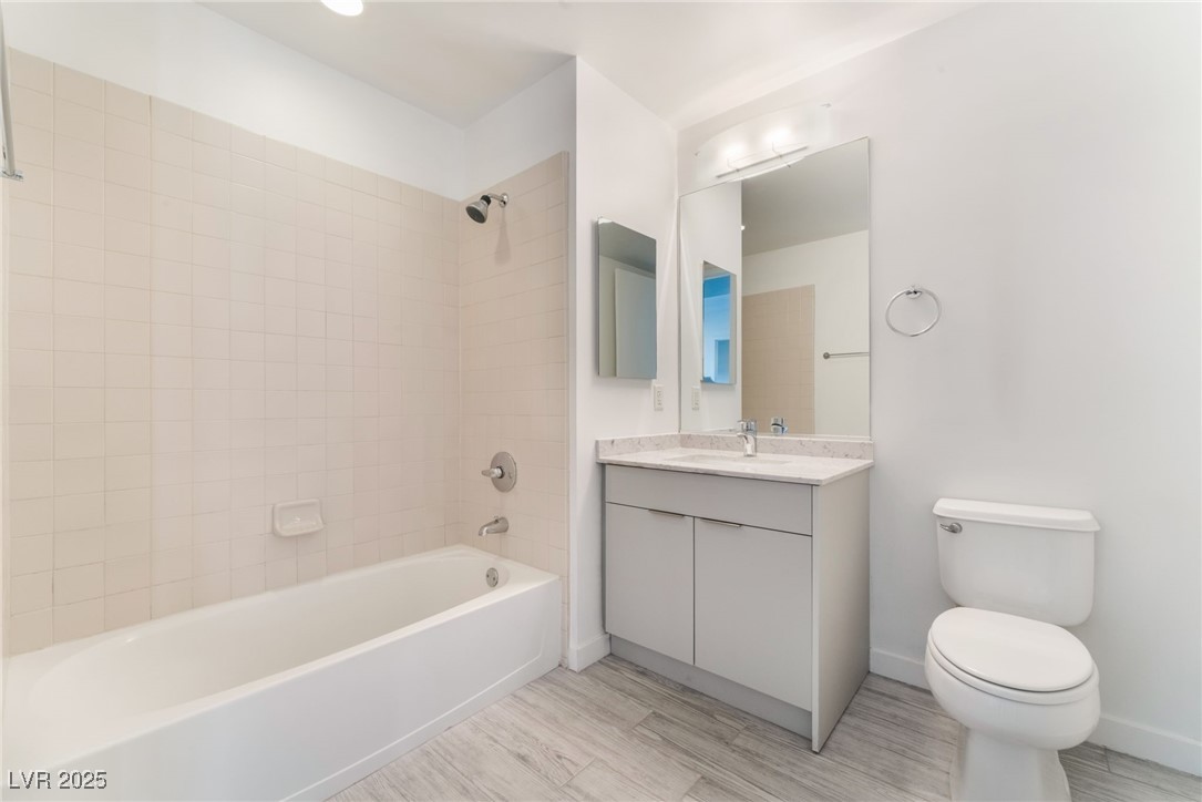 353 East Bonneville Avenue 423