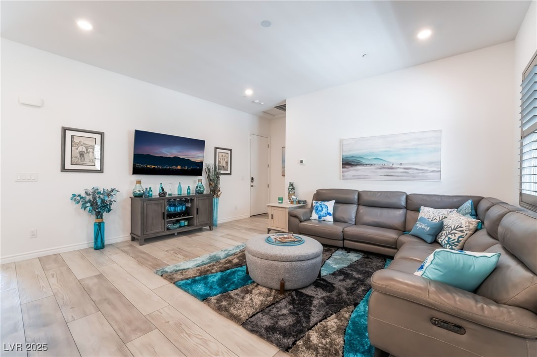 778 Dainty Daffodil Street