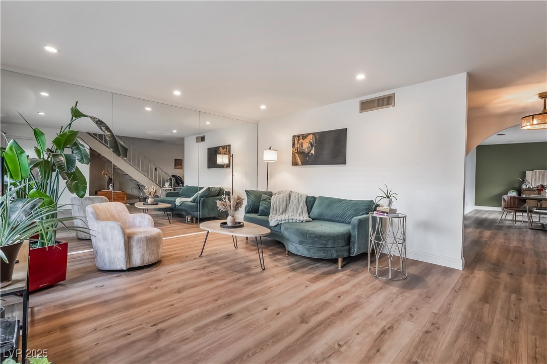 3543 Blackstone Street