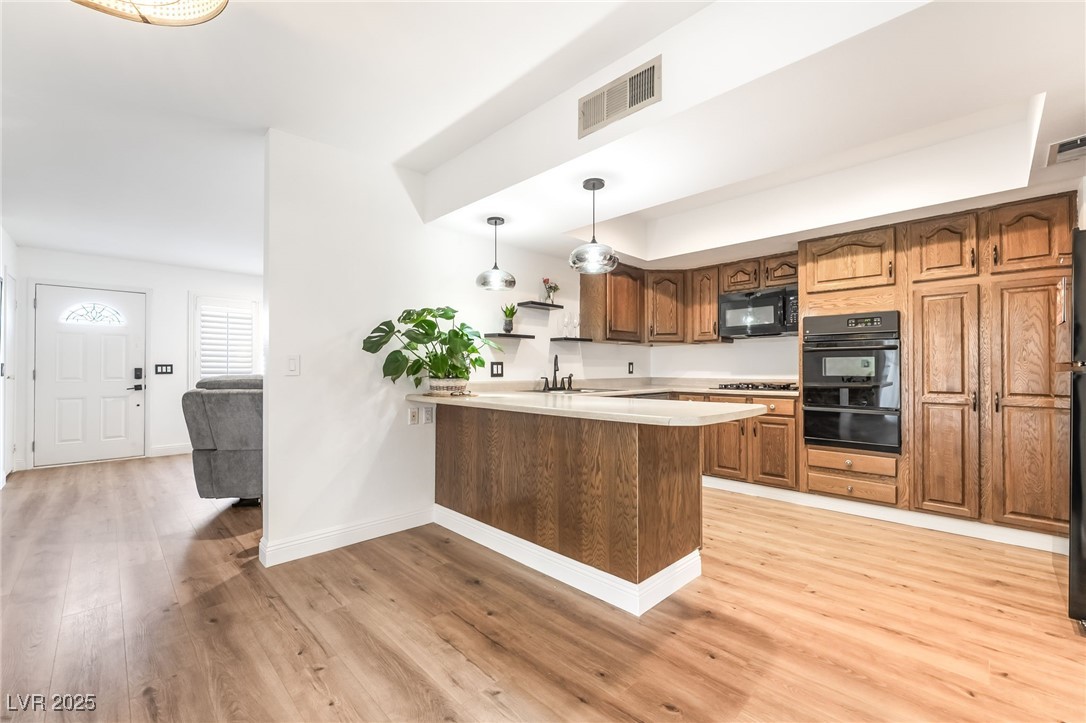 3543 Blackstone Street