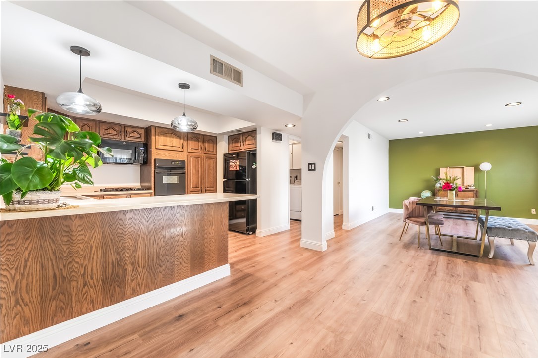 3543 Blackstone Street