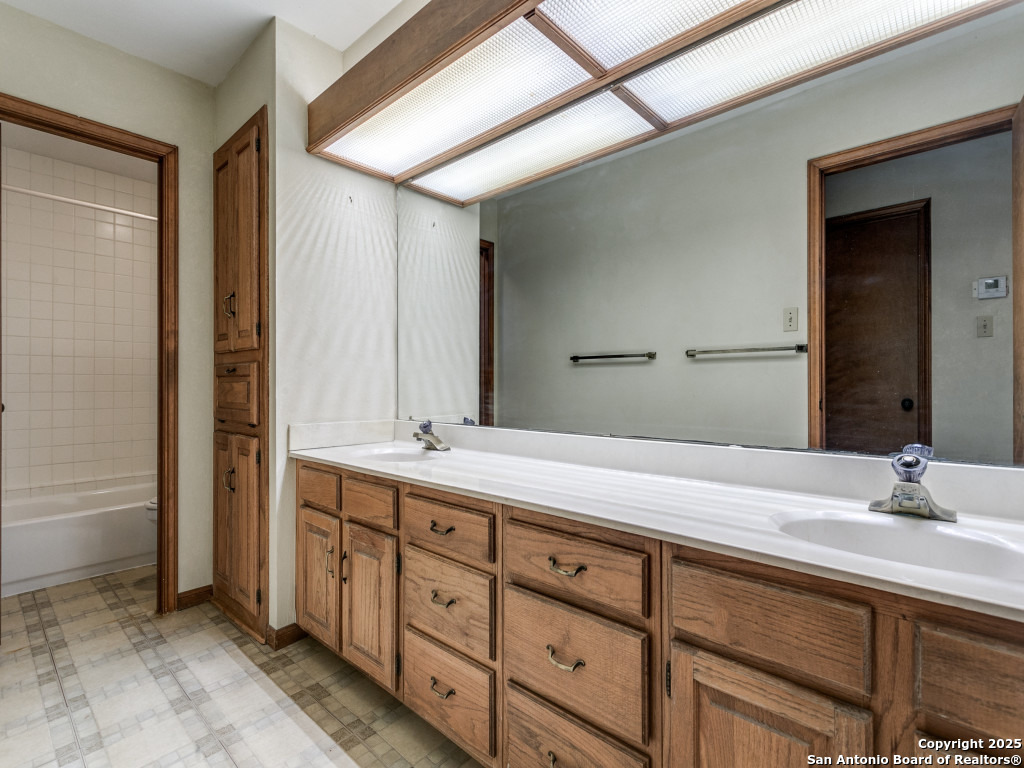 2603 Brookhurst