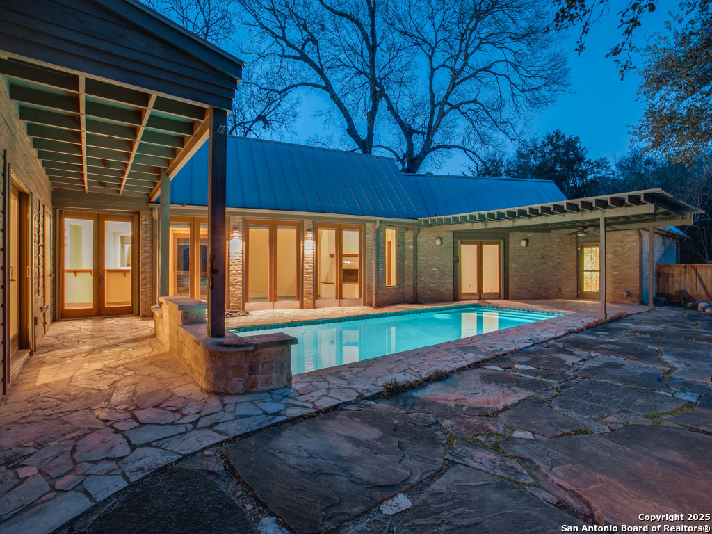 2603 Brookhurst