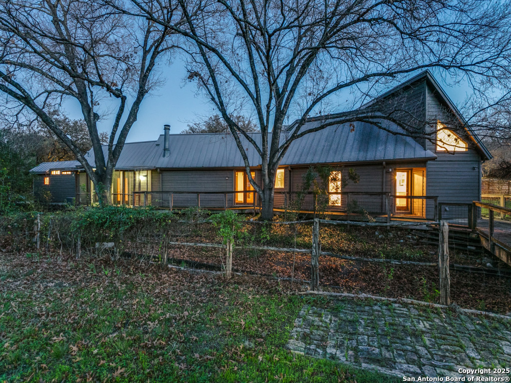 2603 Brookhurst