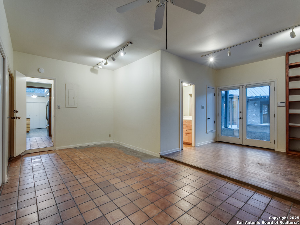 2603 Brookhurst
