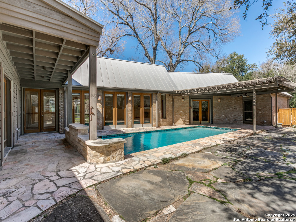2603 Brookhurst