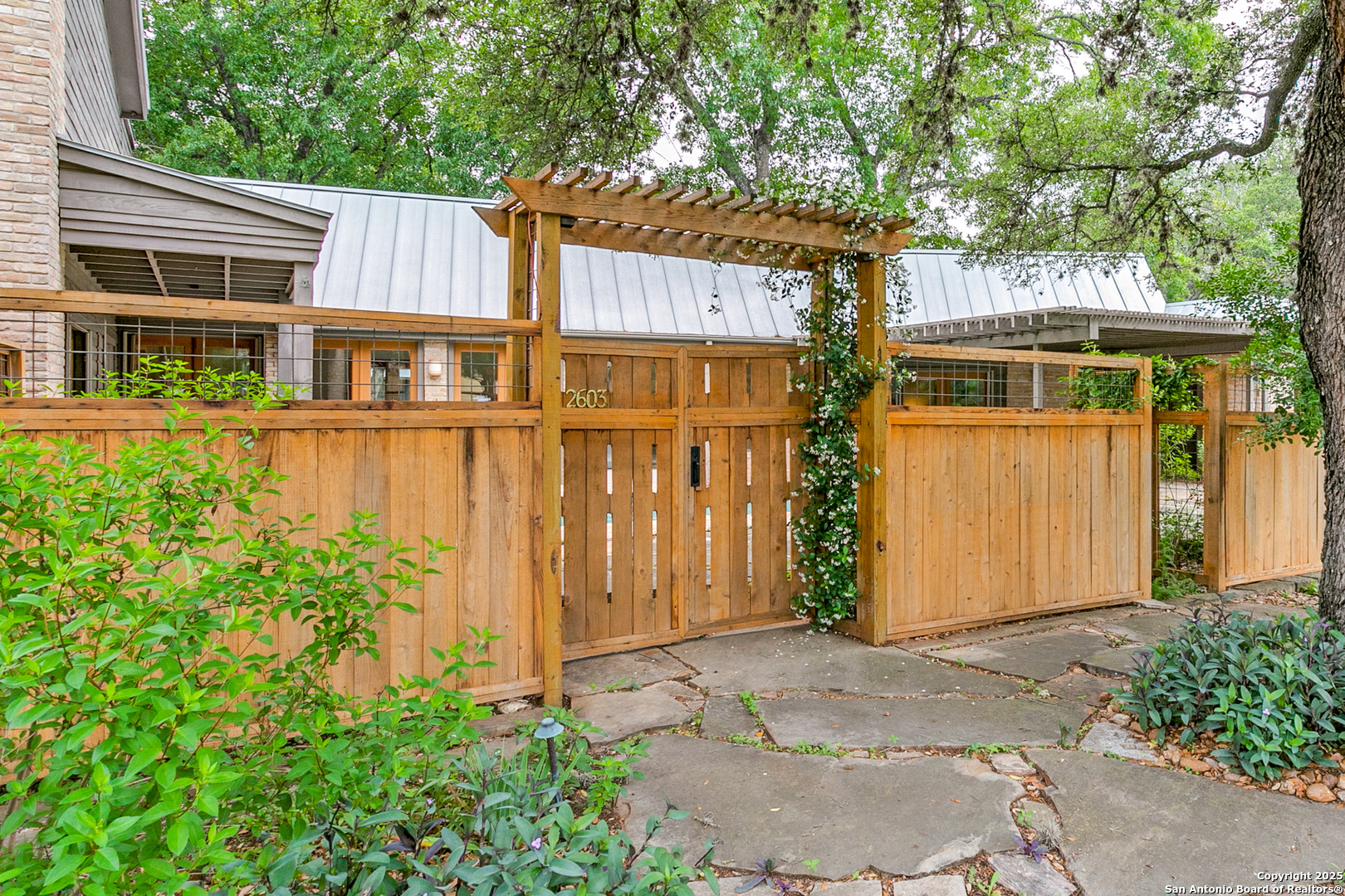 2603 Brookhurst