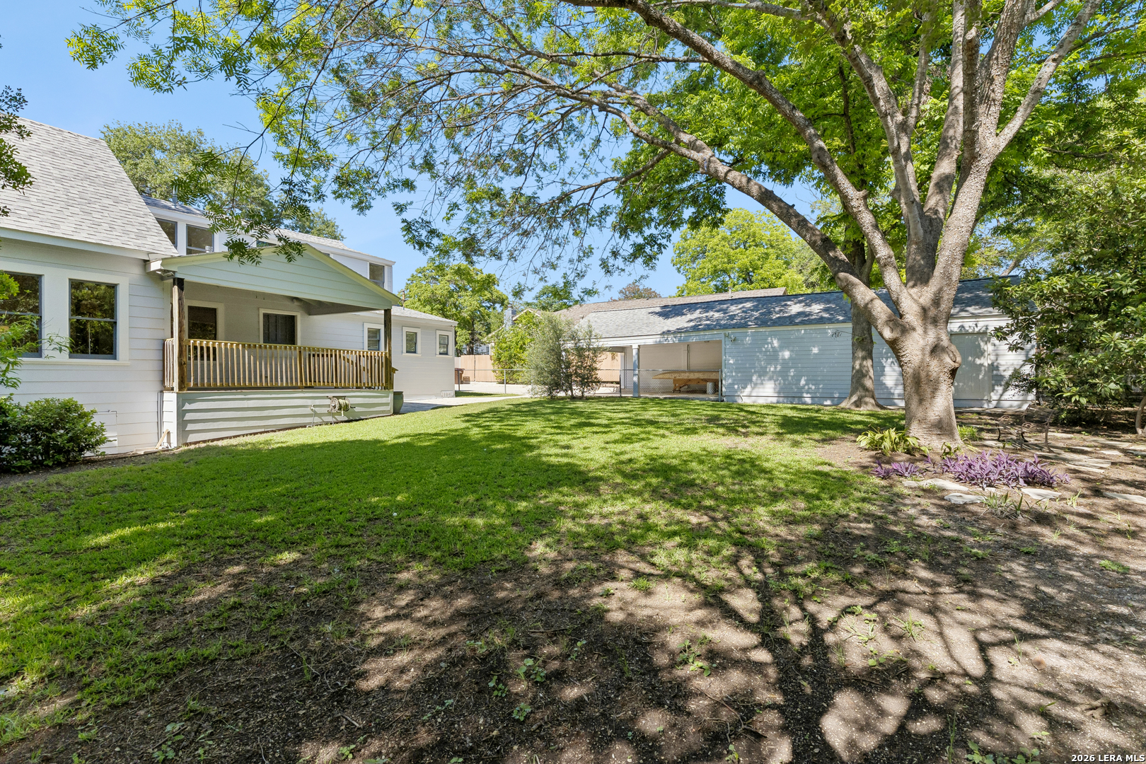 120 LAMONT AVE