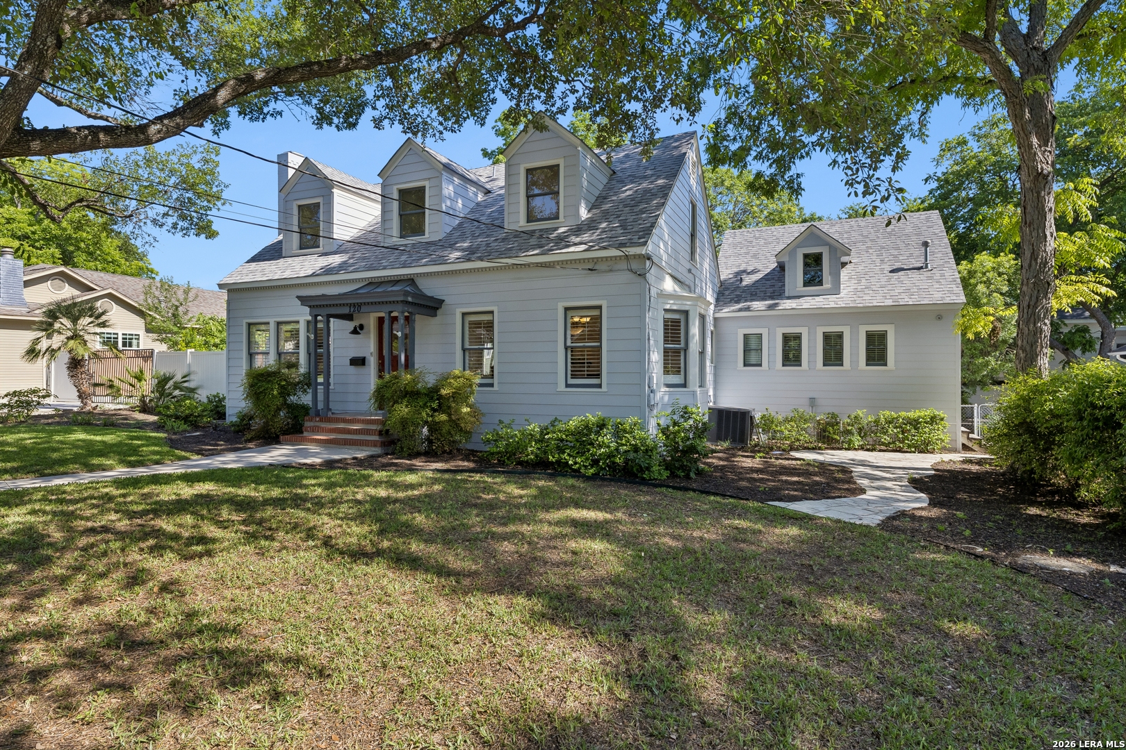 120 LAMONT AVE
