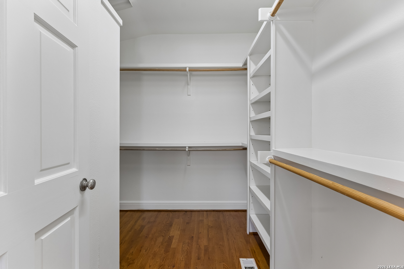 120 LAMONT AVE