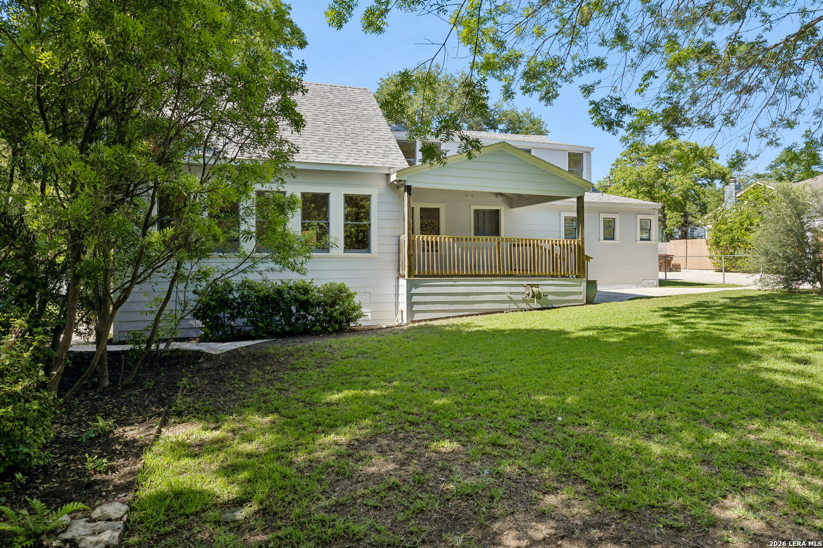 120 LAMONT AVE