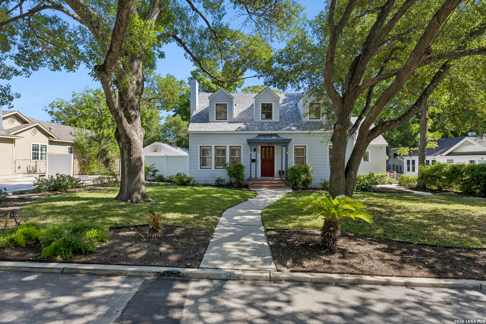 120 LAMONT AVE