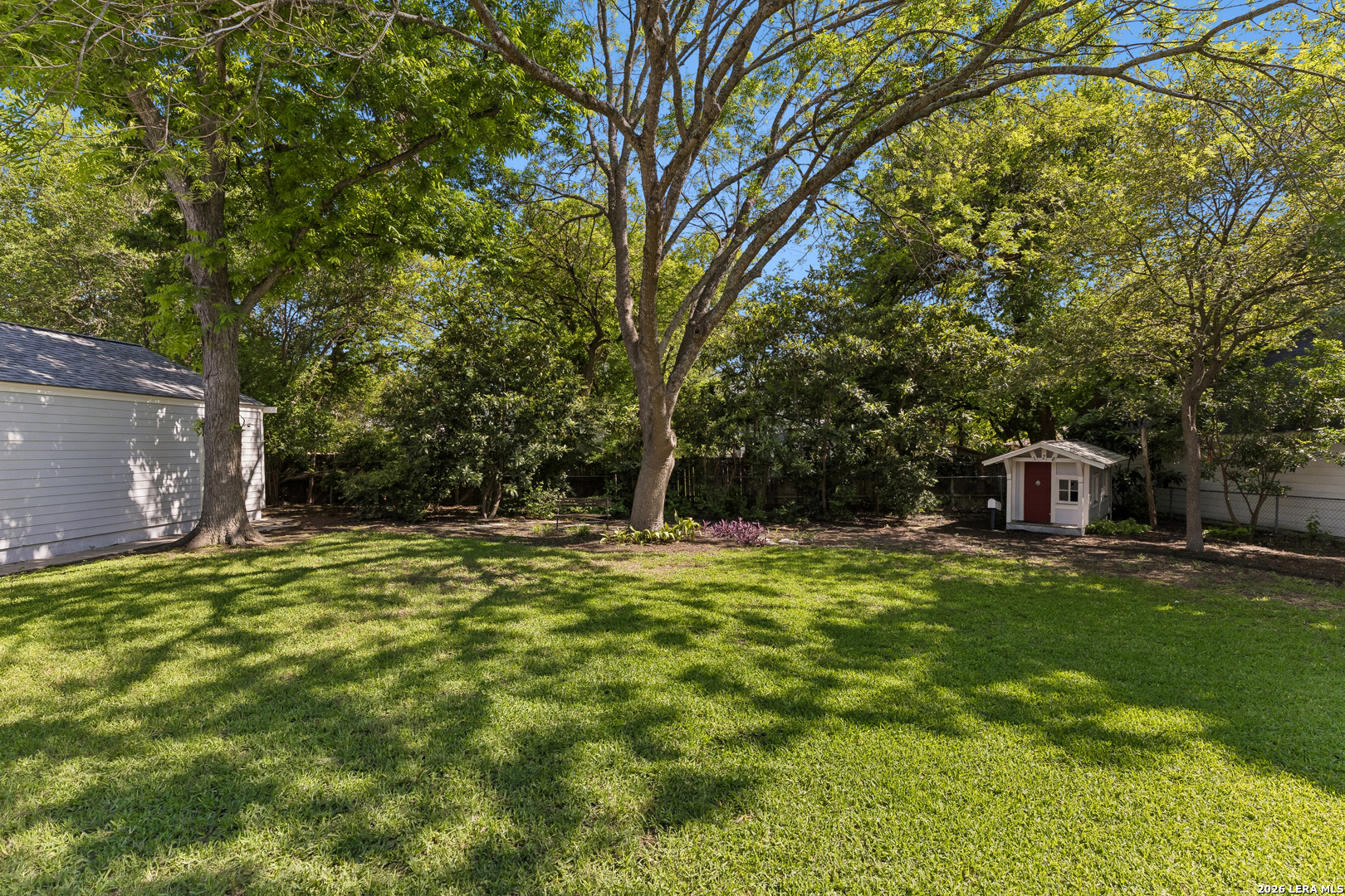 120 LAMONT AVE