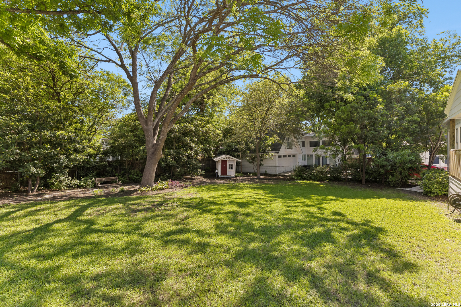 120 LAMONT AVE