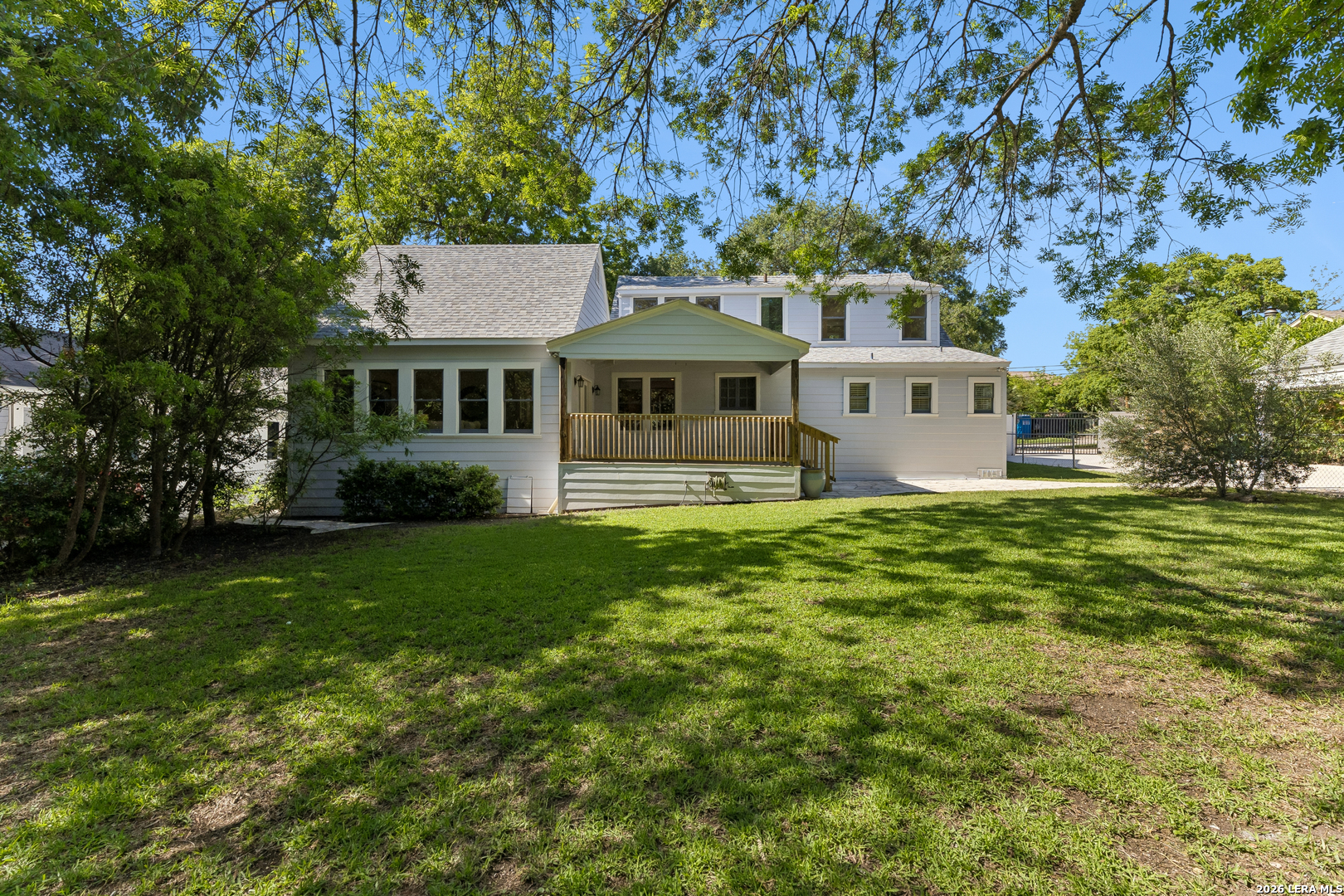 120 LAMONT AVE