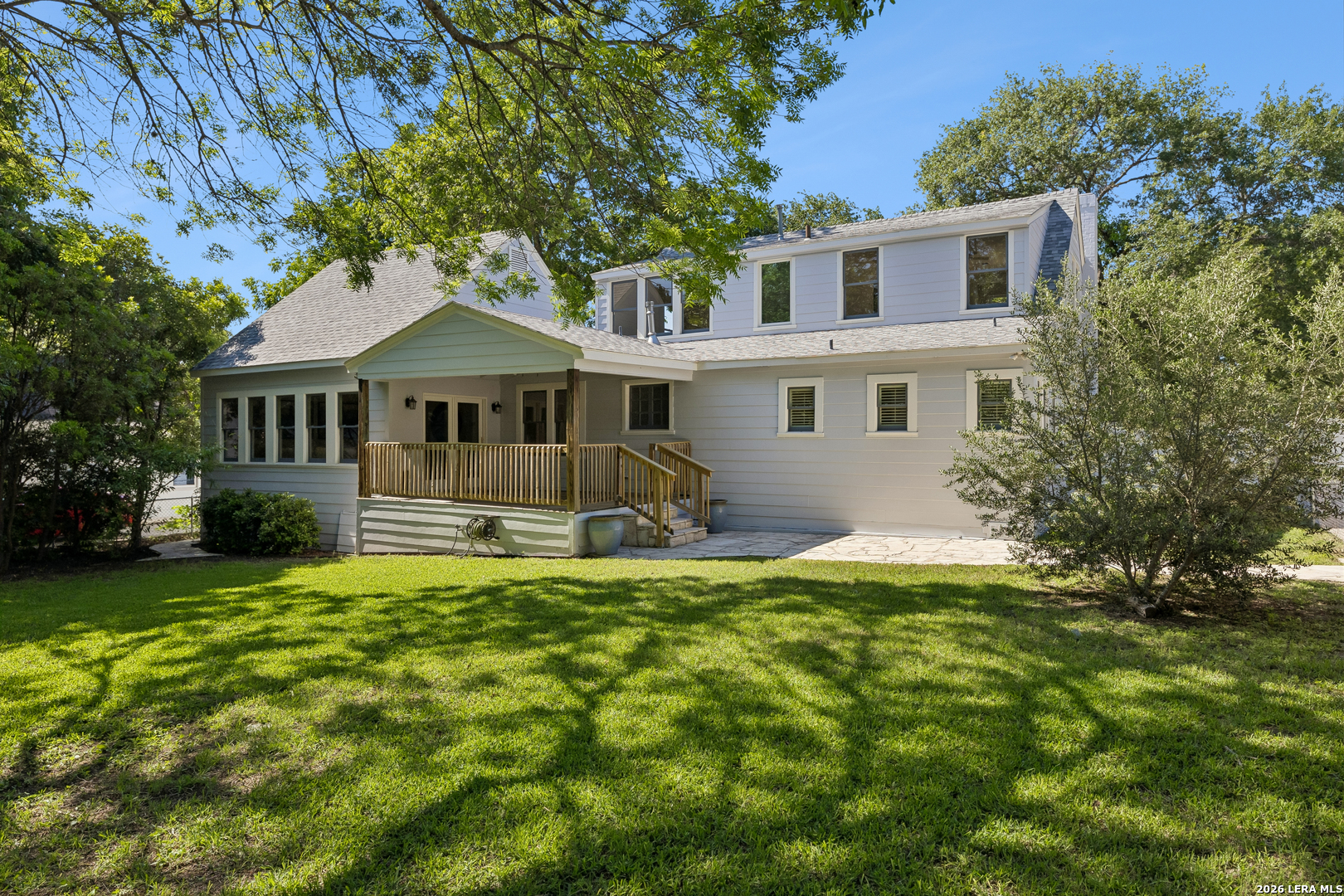 120 LAMONT AVE