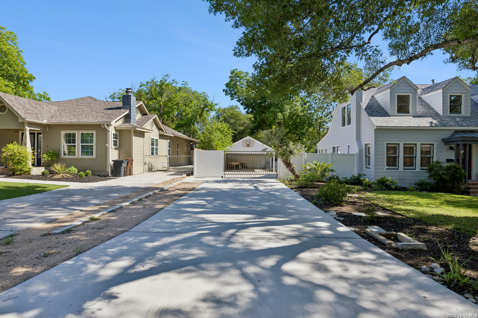 120 LAMONT AVE
