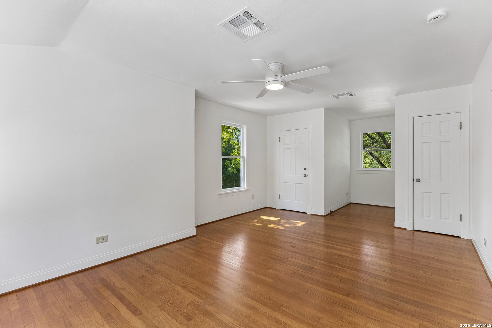 120 LAMONT AVE