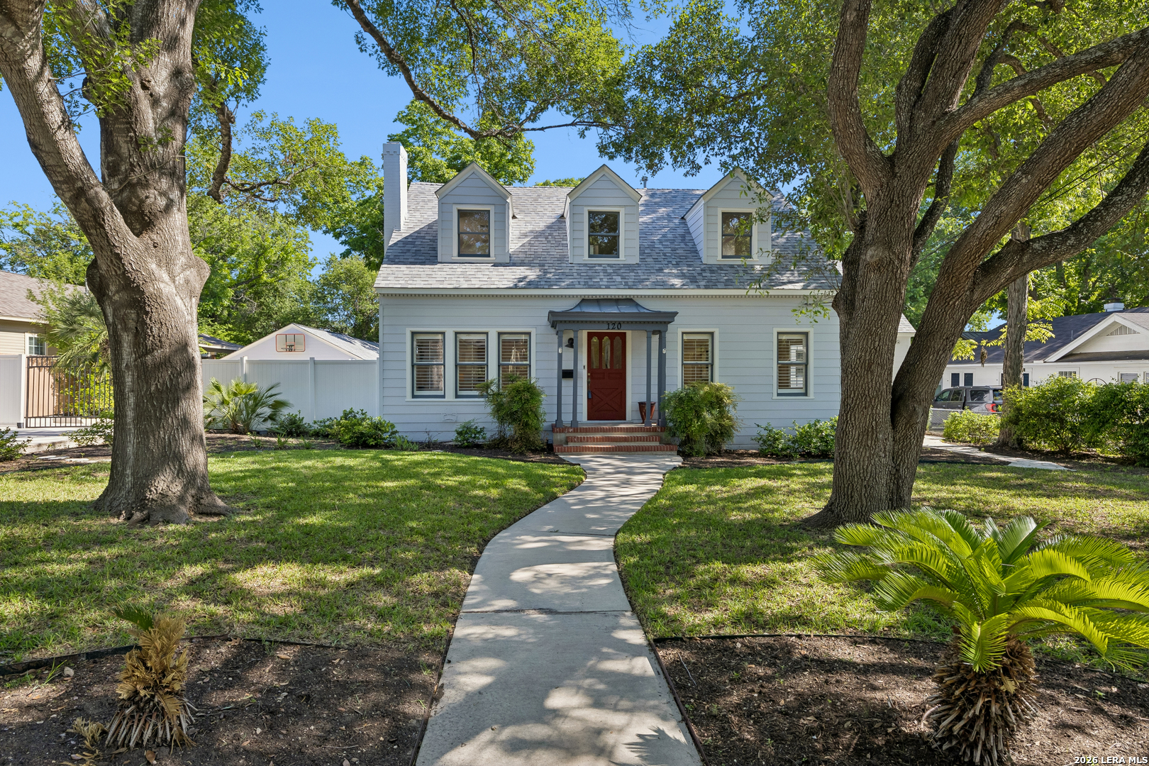 120 LAMONT AVE
