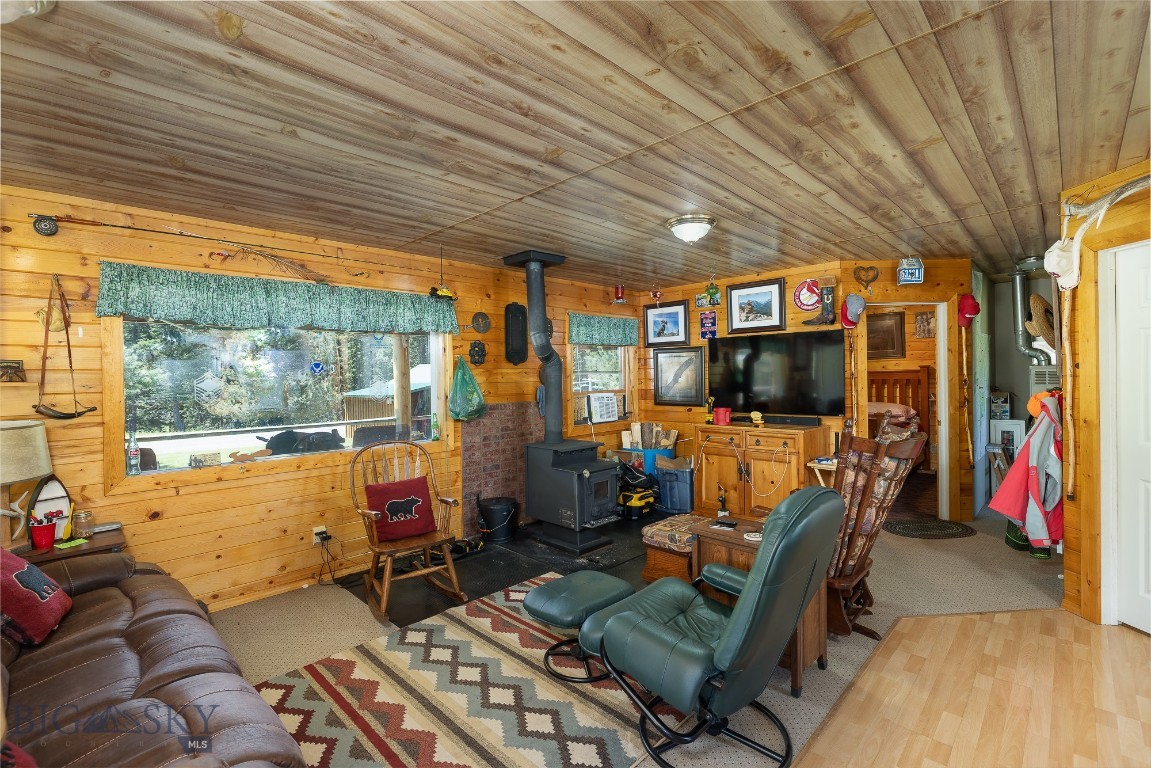 2052 US Highway 89 N