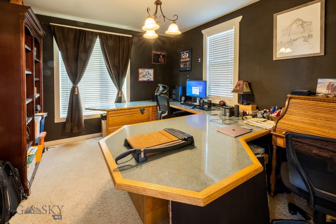 250 Garnet Mountain Way