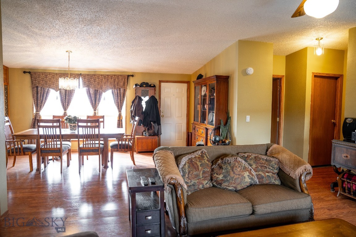 2440 US Highway 89 N