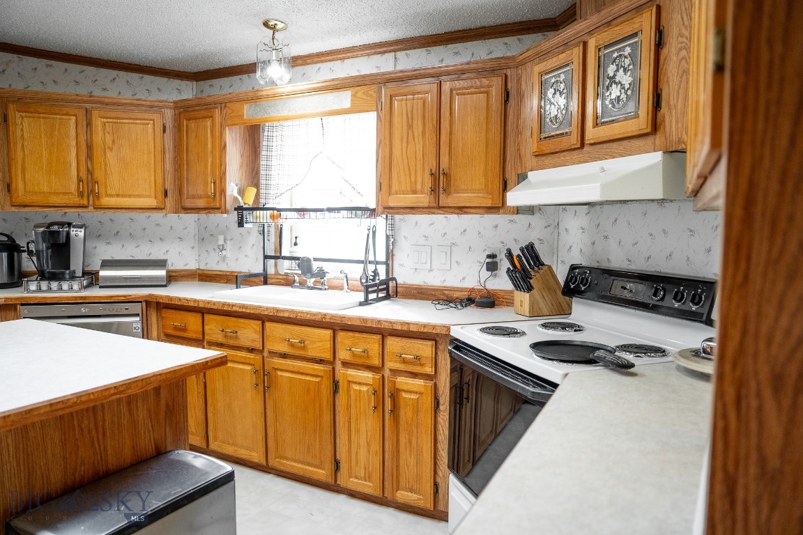 2440 US Highway 89 N