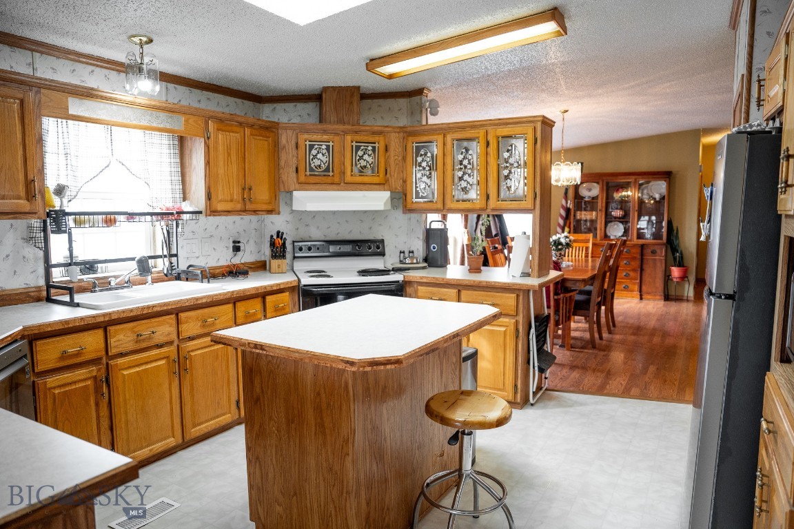 2440 US Highway 89 N