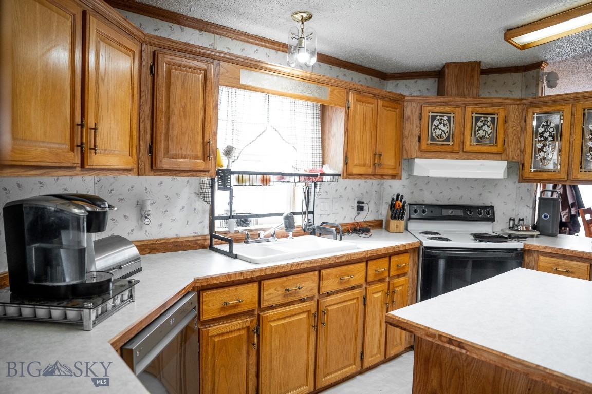 2440 US Highway 89 N