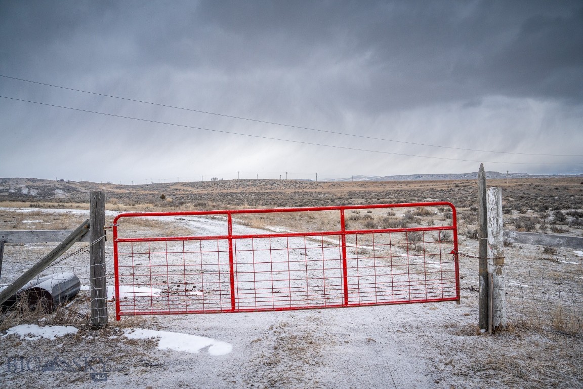 2440 US Highway 89 N