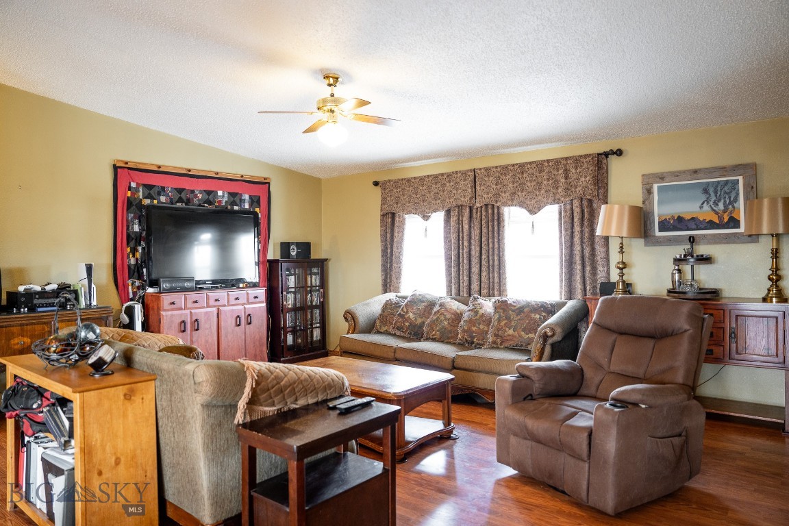 2440 US Highway 89 N